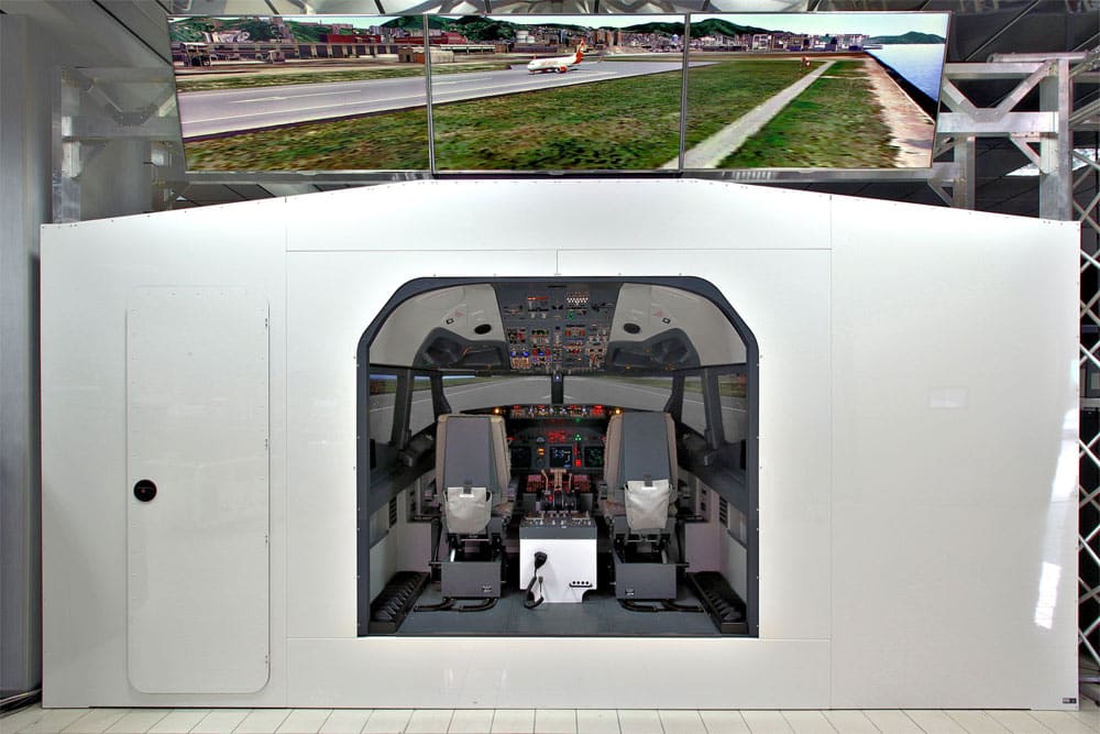 FSC news Paolo Nespoli on the B737NG sim projection arena